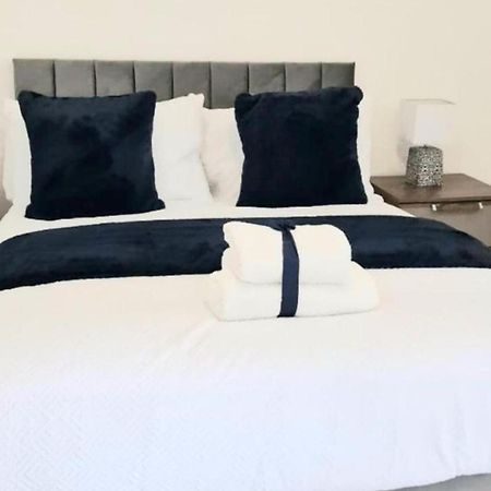 Strood Home-Sleeps 6-Great For Groups & Families Rochester (Kent) Exteriör bild